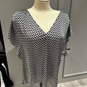 Black and White Patterned Women's Top